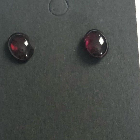 🐷 Cabochon Stud Earrings - Picture 2 of 5